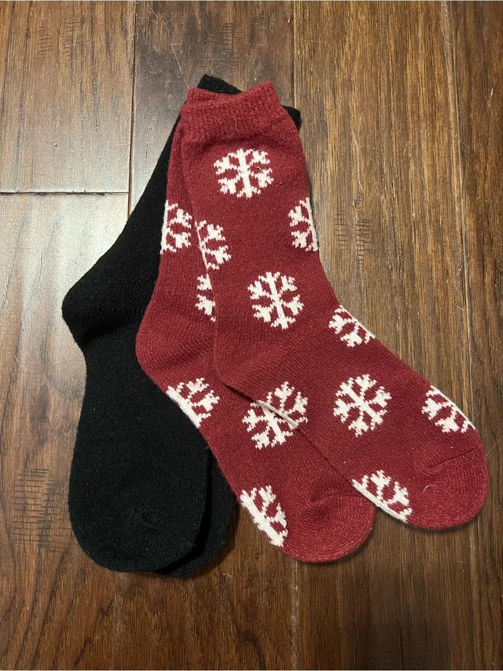 Hue Women's Eco So Soft Socks Cranberry / Black 2 pair One Size